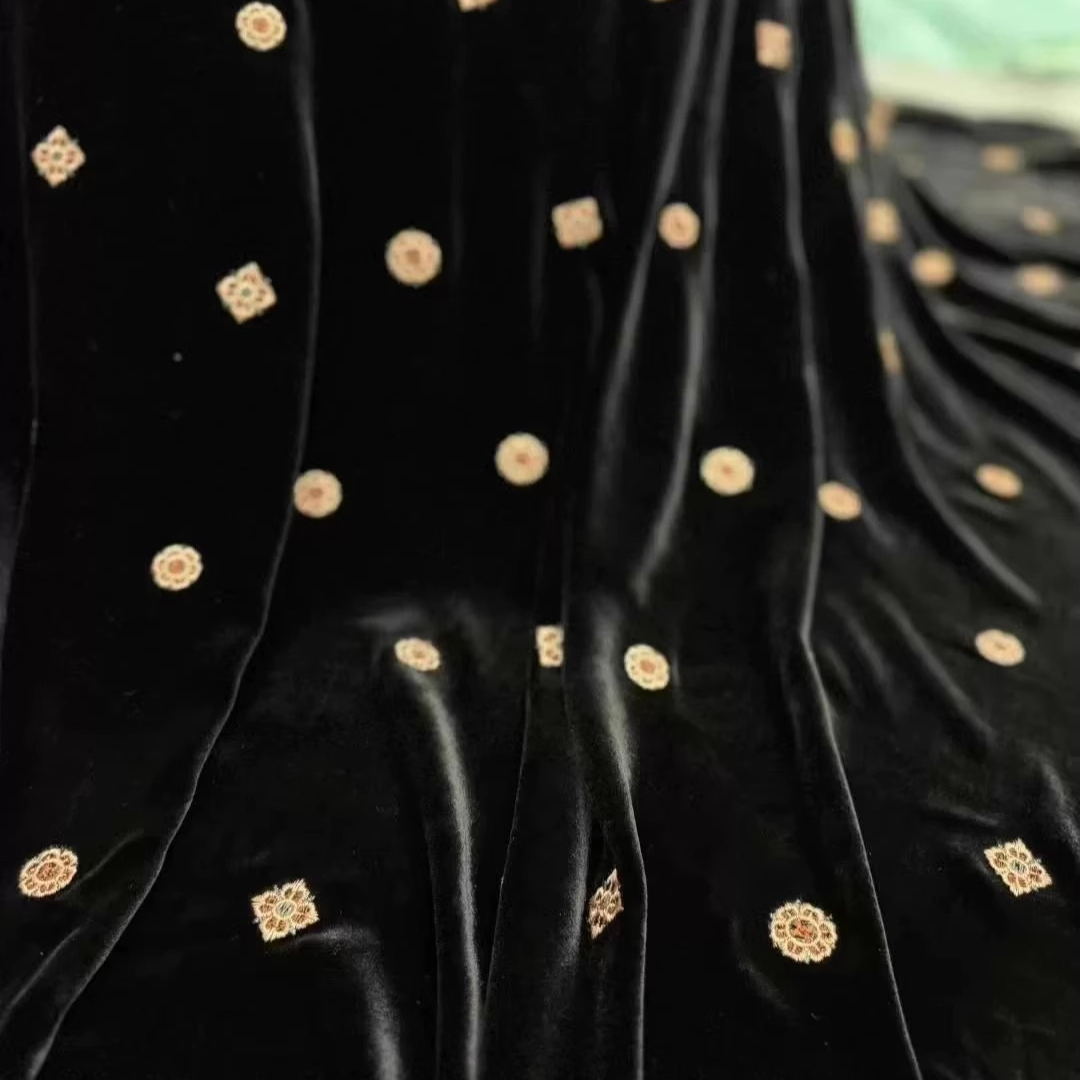 Tissu en velours de soie brodé - Sewing Velvet Fabric avis et prix