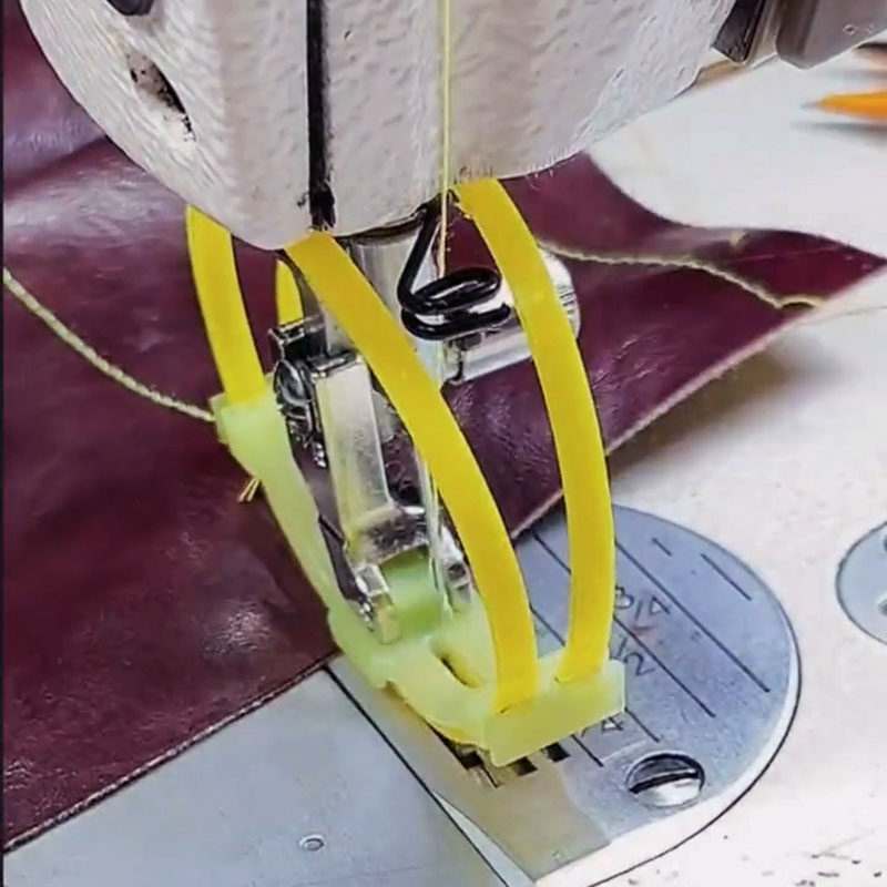 Pied de biche en nylon à doubl - Leather Needle Heavy avis et prix