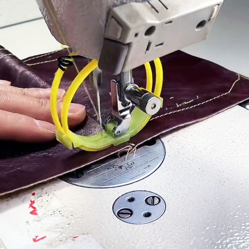 Pied de biche en nylon à doubl - Leather Needle Heavy avis et prix